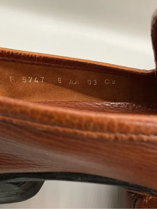 COLE HAAN Distressed Basketweave Detailed Loafers in classic leather Womens 8 - Picture 6 of 6